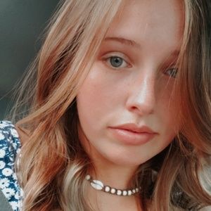 Meet your Posher, Chloe